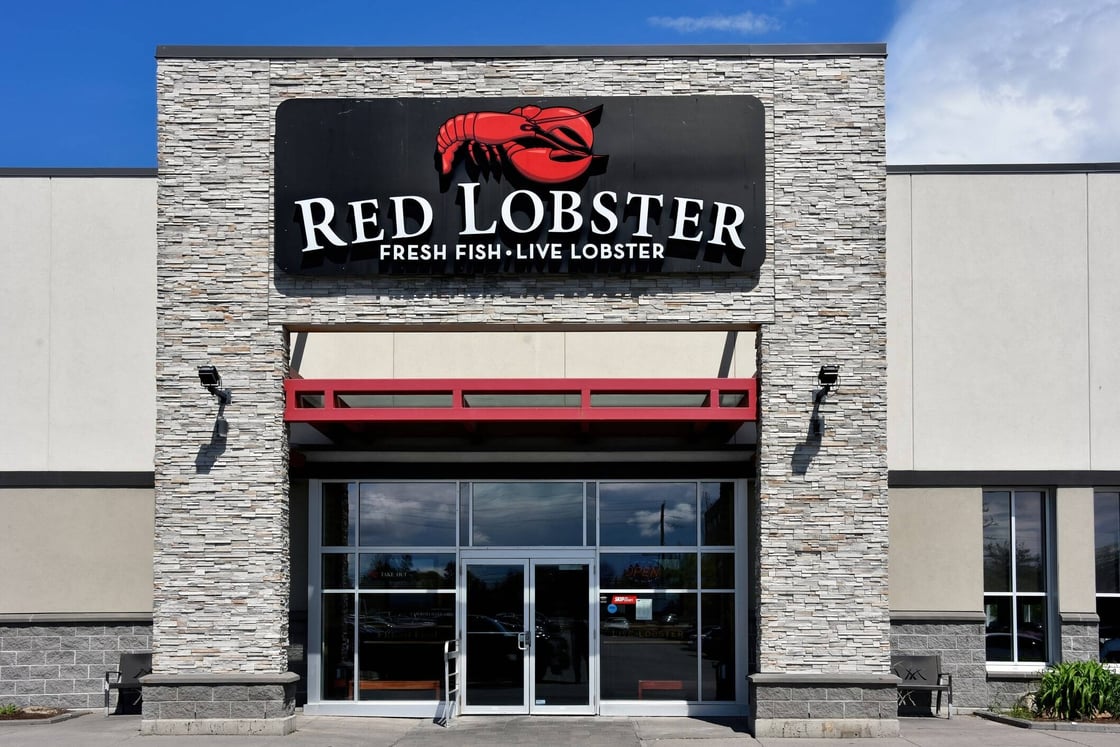 Exterior of a Red Lobster restaurant.